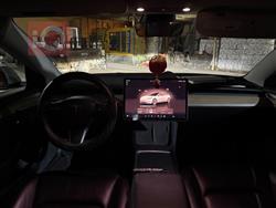 تسلا موديل 3